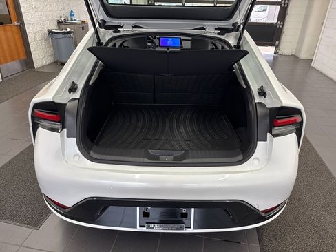 Certified 2024 Toyota Prius XLE image 9