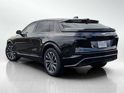 Used 2025 Cadillac Lyriq Sport image 6