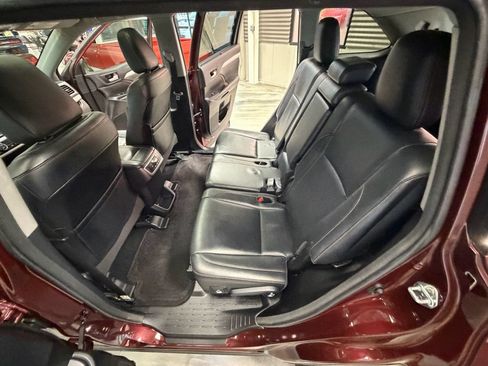 Used 2018 Toyota Highlander XLE FWD image 54