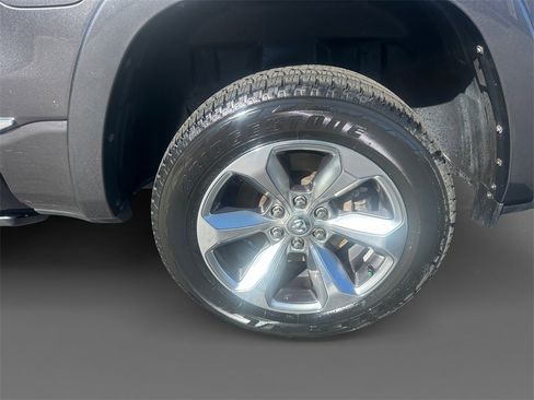 Used 2022 RAM 1500 Limited image 8