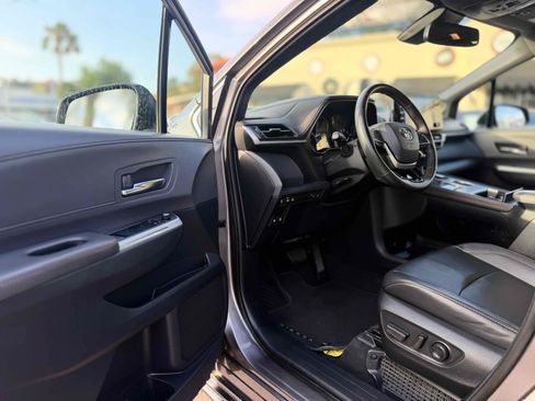 Used 2022 Toyota Sienna XSE w/ XSE Plus Package FWD image 19