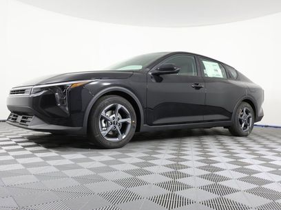 New 2025 Kia K4 LXS