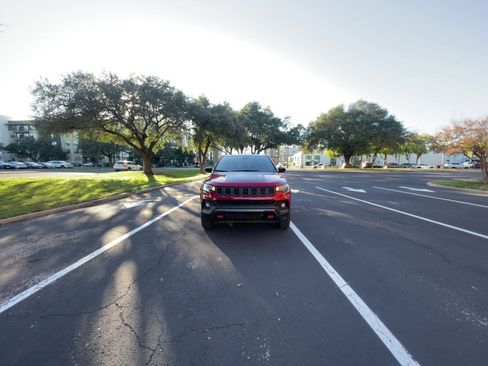 Used 2025 Jeep Compass Trailhawk image 13