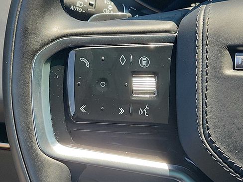 Used 2025 Land Rover Range Rover Sport SE AWD/4WD image 21