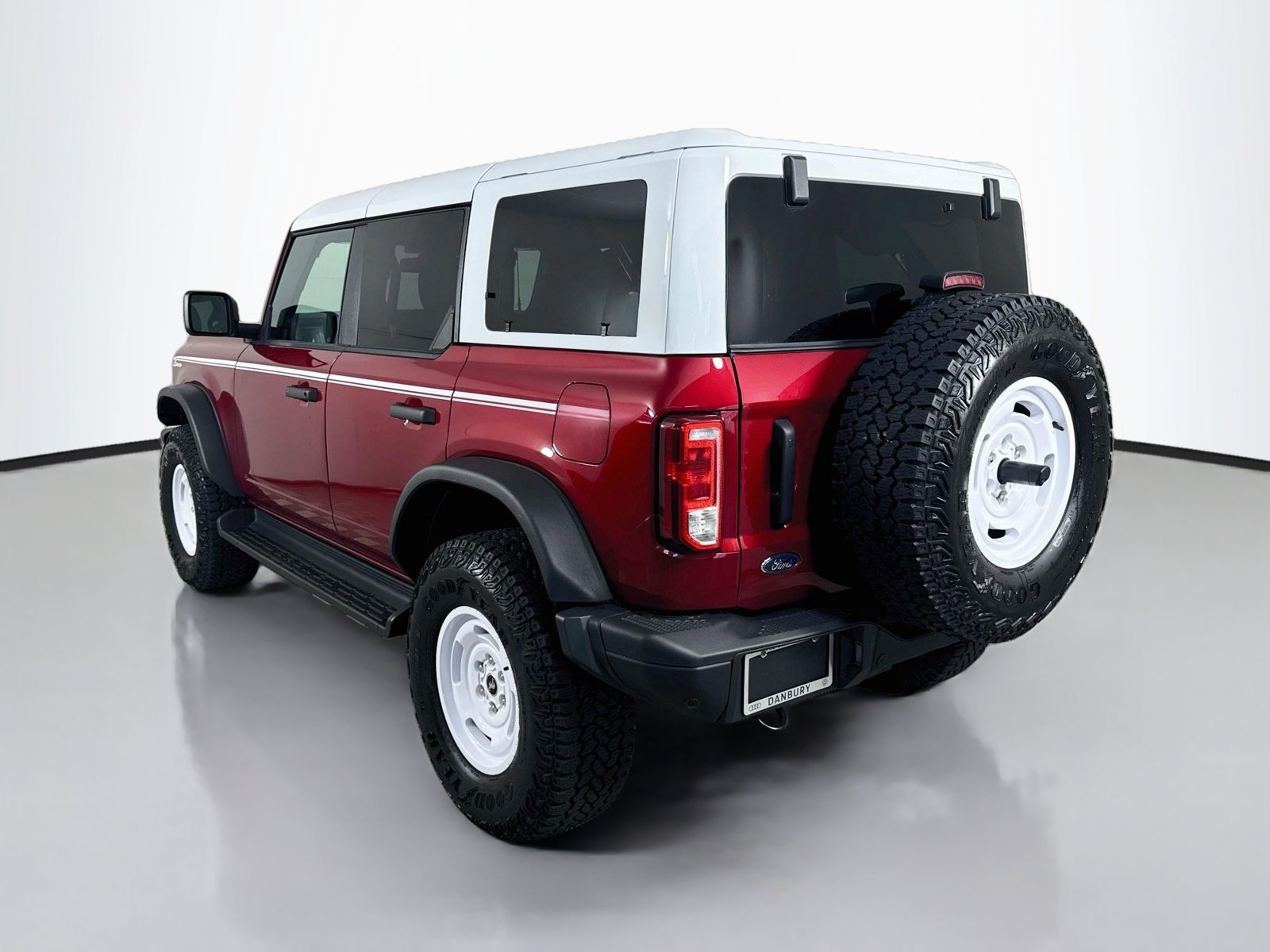 Used 2025 Ford Bronco Heritage Edition AWD/4WD image 3