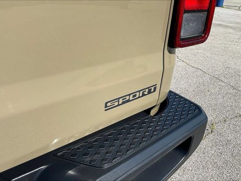Used 2020 Jeep Gladiator Sport AWD/4WD image 28