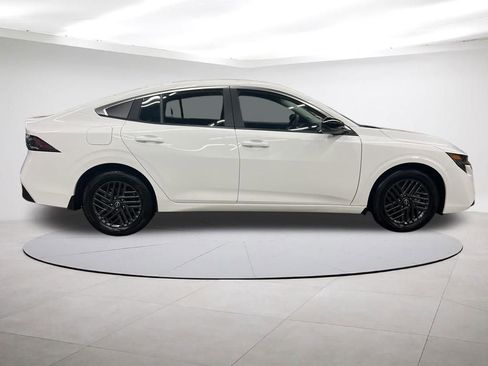 New 2026 Nissan Sentra SV w/ SV Convenience Package FWD image 6