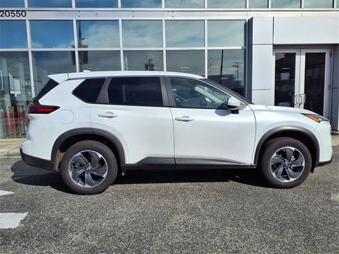 Certified 2024 Nissan Rogue SV image 21