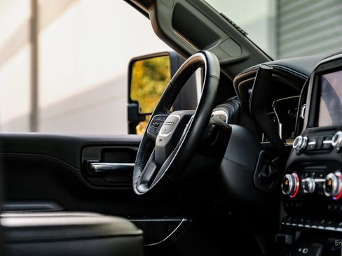 Used 2022 GMC Sierra 3500 Denali w/ Technology Package image 51