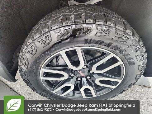 Used 2024 GMC Sierra 1500 AT4 w/ Technology Package image 33