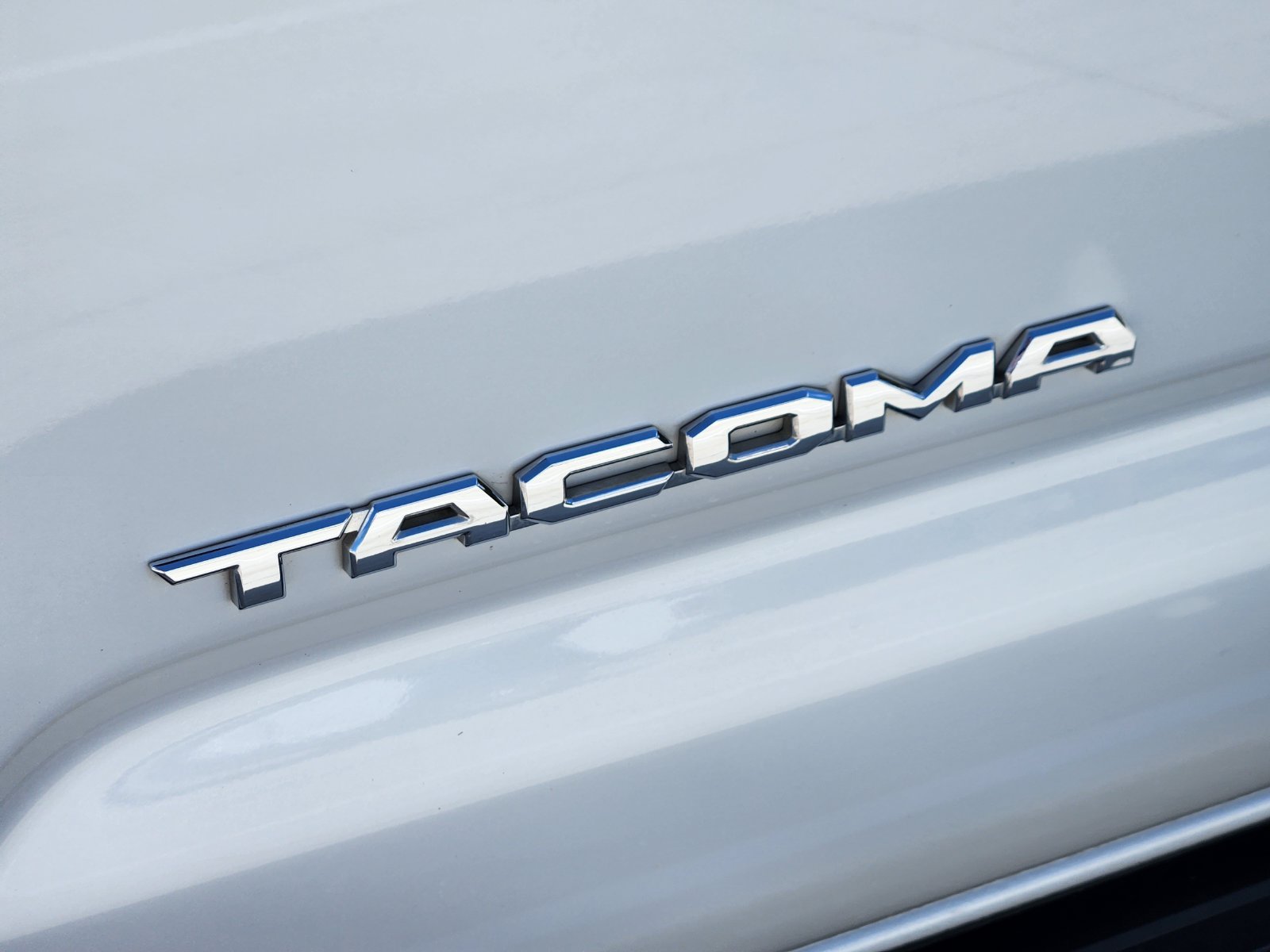Used 2021 Toyota Tacoma Limited AWD/4WD image 14