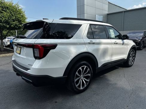 Certified 2025 Ford Explorer ST-Line AWD/4WD image 5