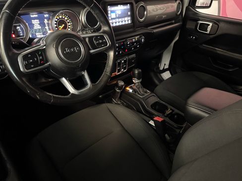 Used 2018 Jeep Wrangler Unlimited Sahara AWD/4WD image 18