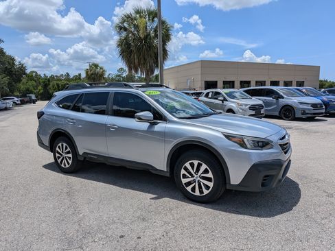 Used 2022 Subaru Outback Premium AWD/4WD image 2