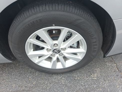 Used 2025 Toyota Camry LE FWD image 12