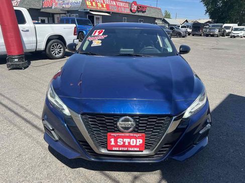 Used 2019 Nissan Altima 2.5 SR FWD image 2