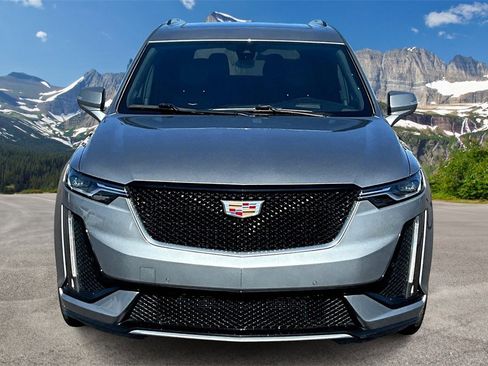 Used 2024 Cadillac XT6 Sport image 3