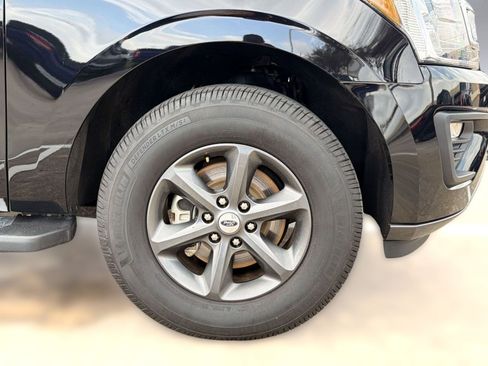 Certified 2021 Ford Expedition XLT image 9