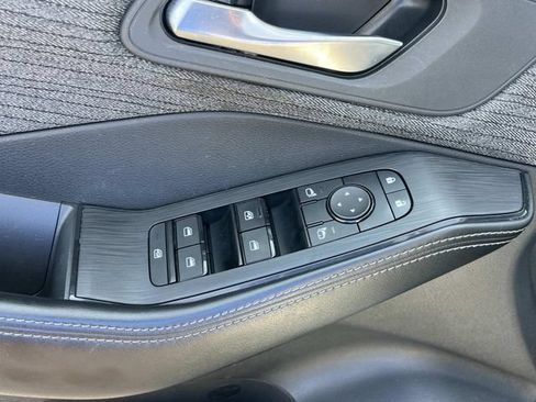 Used 2023 Nissan Rogue SV AWD/4WD image 26