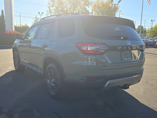 Used 2026 Honda Pilot TrailSport image 4