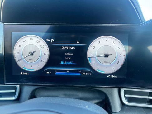 Used 2023 Hyundai Elantra SEL w/ Convenience Package image 28