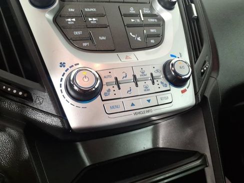 Used 2017 Chevrolet Equinox LT FWD image 24