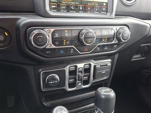 Certified 2022 Jeep Wrangler Unlimited Sahara w/ Cold Weather Group image 19