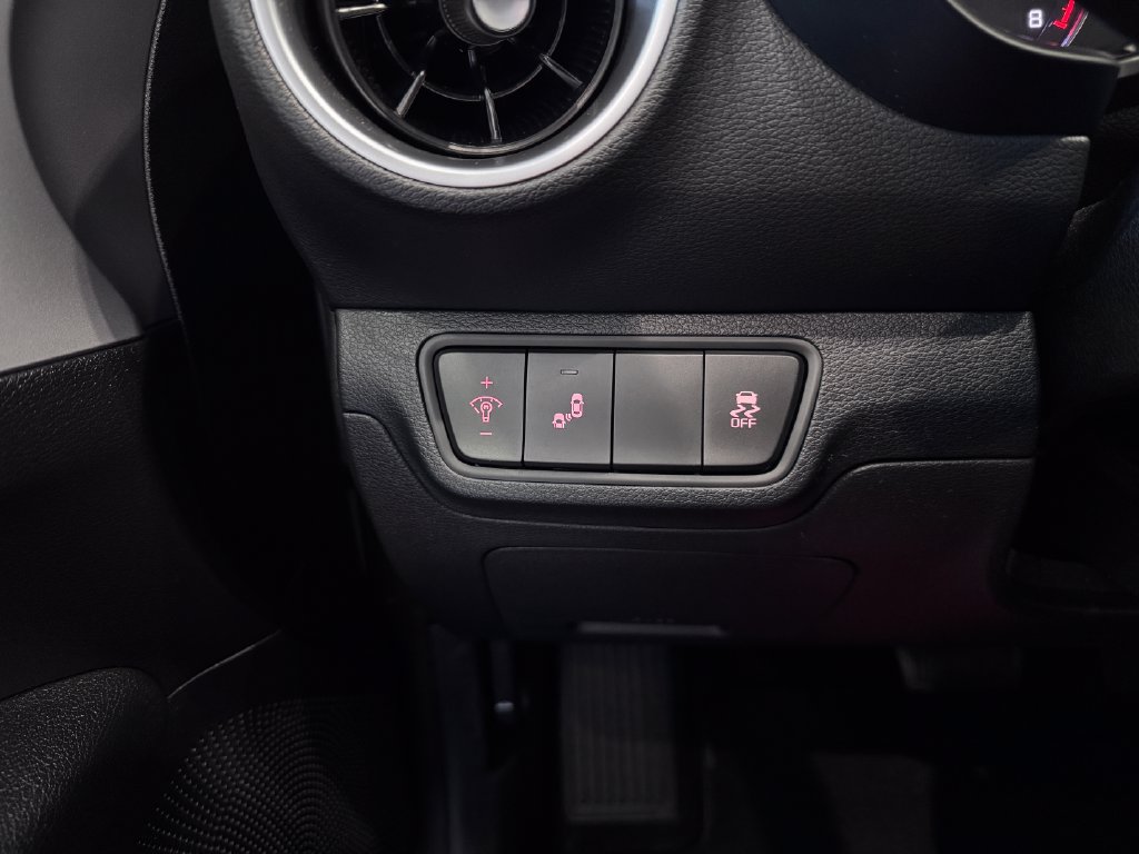 Used 2024 Kia Forte LXS w/ LXS Technology Package FWD image 22