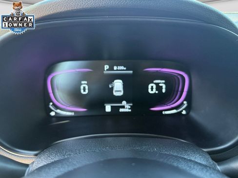 Certified 2025 Kia Soul LX w/ LX Technology Package FWD image 28