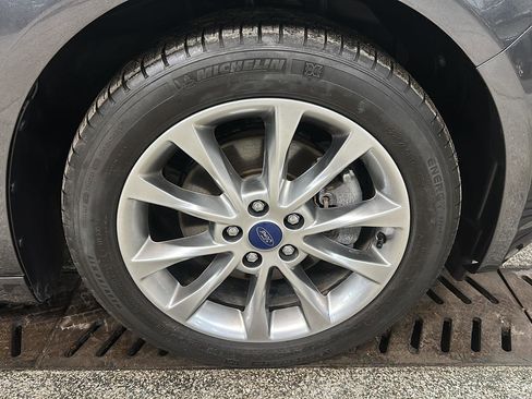 Used 2017 Ford Fusion S image 10