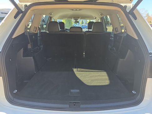 Used 2025 Volkswagen Atlas SE image 15