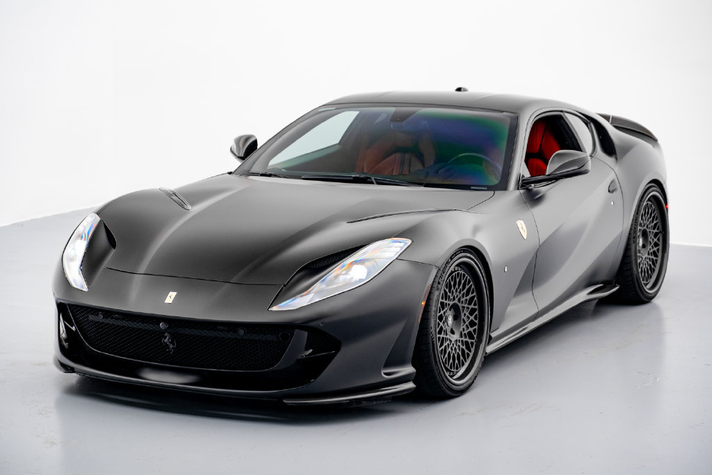 Used 2018 Ferrari 812 Superfast RWD image 3
