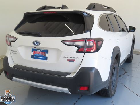 Used 2025 Subaru Outback Limited AWD/4WD image 3