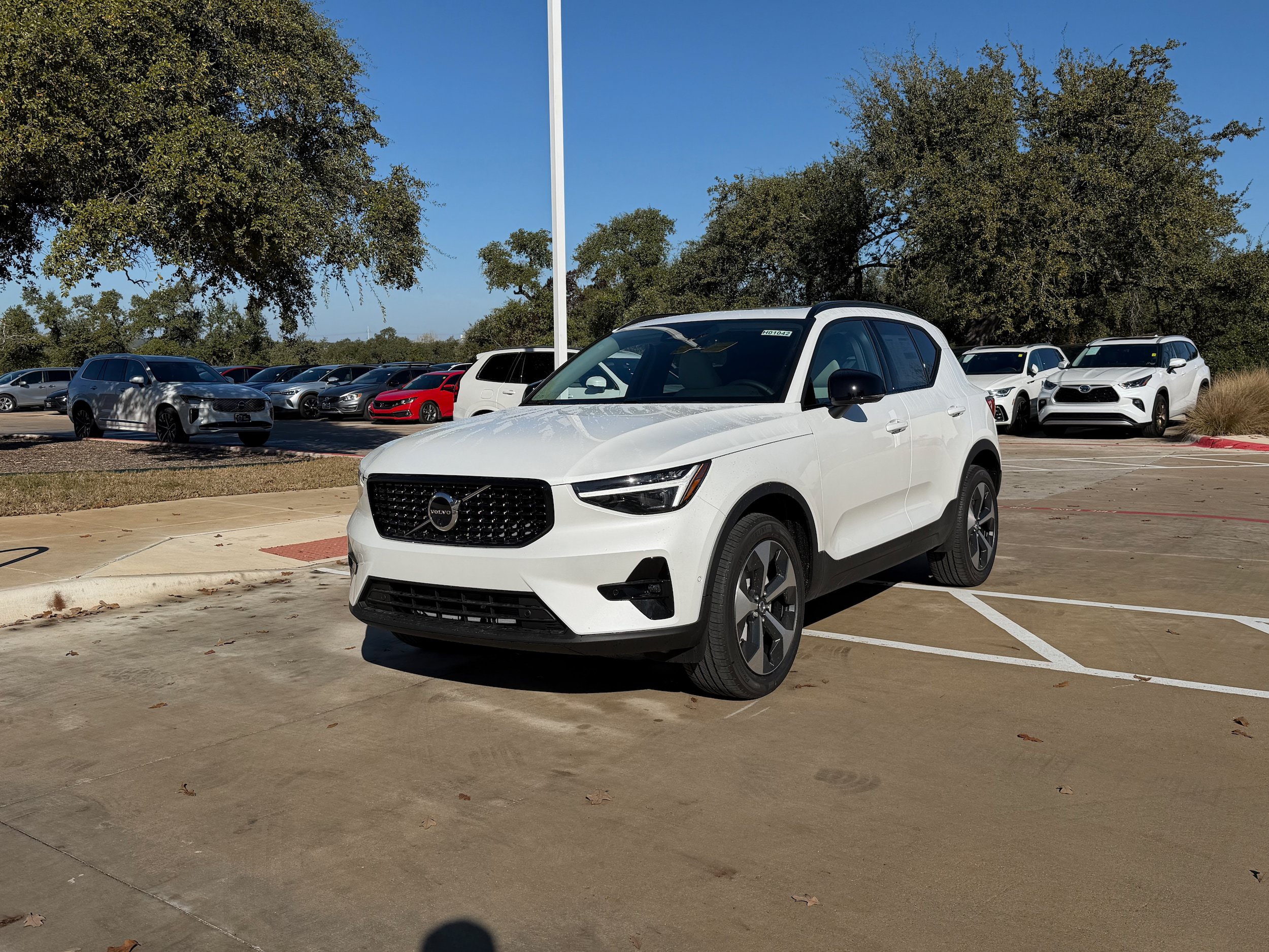 New 2026 Volvo XC40 B5 Plus w/ Protection Package Premier AWD/4WD image 2