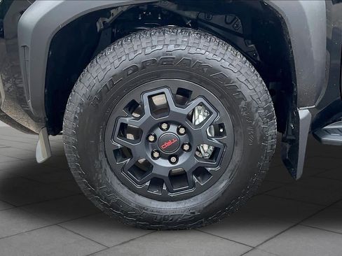 Used 2025 Toyota 4Runner TRD Off-Road AWD/4WD image 11
