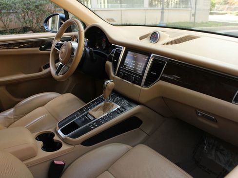 Used 2016 Porsche Macan S w/ Premium Package Plus image 27