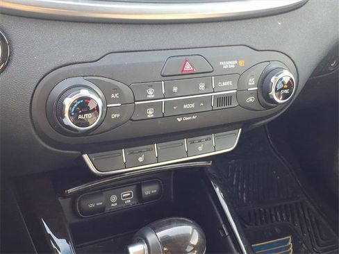 Used 2018 Kia Sorento EX image 11