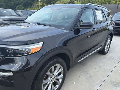 Used 2023 Ford Explorer Limited AWD/4WD image 8