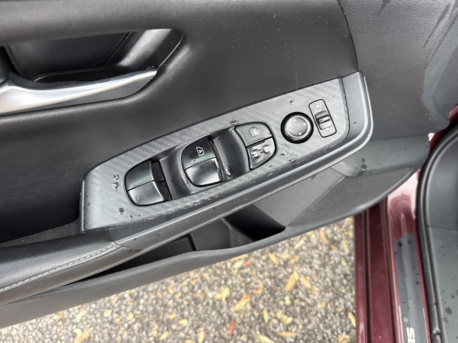 Used 2024 Nissan Sentra SV FWD image 14