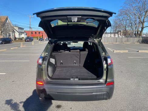 Used 2019 Jeep Cherokee Latitude w/ Popular Appearance Group image 24