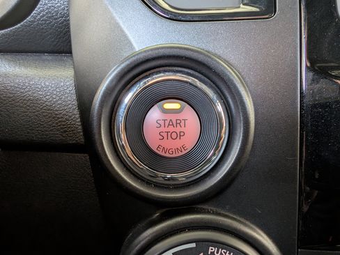 Used 2024 Nissan Titan SV w/ SV Bronze Edition Package image 32