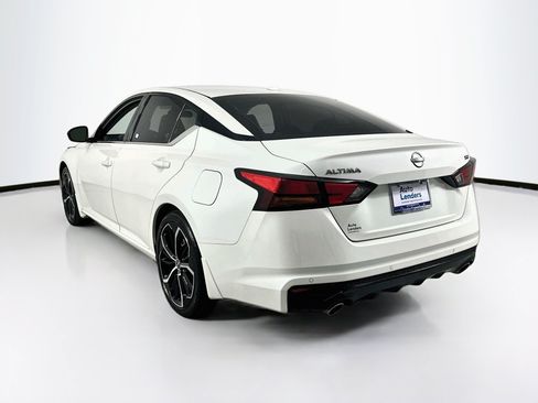 Used 2024 Nissan Altima 2.5 SR w/ SR Premium Package FWD image 7