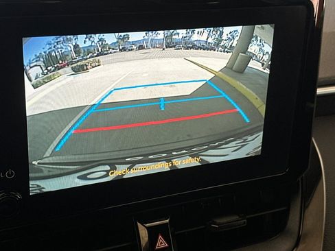 Used 2023 Toyota Corolla SE w/ SE Package image 18