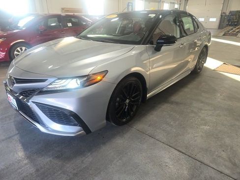 Used 2023 Toyota Camry XSE image 3