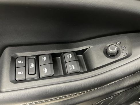 Used 2024 Jeep Grand Cherokee Limited image 29