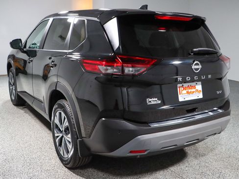 Used 2023 Nissan Rogue SV FWD image 9