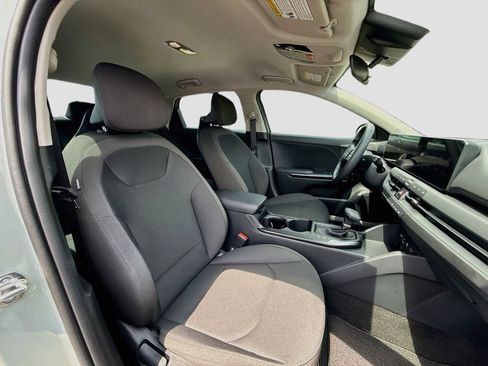 Used 2026 Kia K4 FWD image 30
