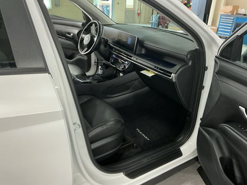 Certified 2025 Hyundai Tucson SEL AWD/4WD image 16