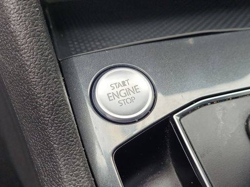 Used 2018 Volkswagen Tiguan SEL image 31