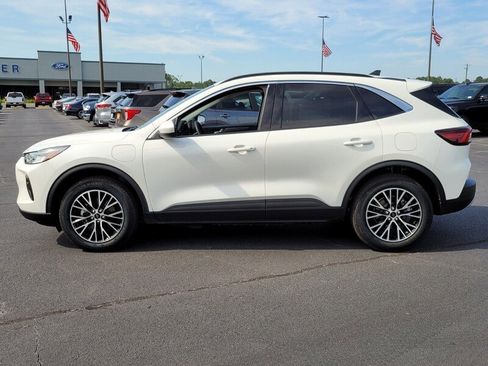 Used 2024 Ford Escape SE image 4